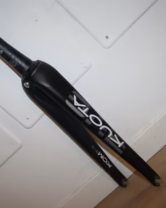 FORCELLA IN CARBONIO KUOTA