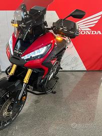 Honda X-ADV 750 Full