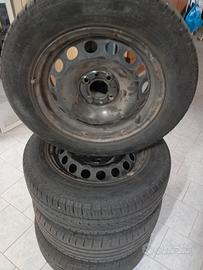 Cerchi con pneumatici 175/65/14