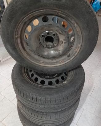 Cerchi con pneumatici 175/65/14