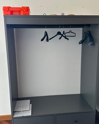 Appendiabiti moderno e pratico  con cassetti