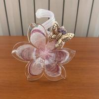 Fiore in vetro di Murano con farfalla
