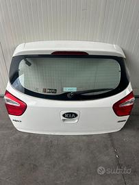 Vendiamo portellone kia rio anno 2014