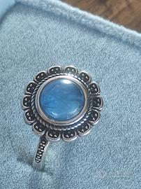 Anello in argento S925 con pietra blu– elegante