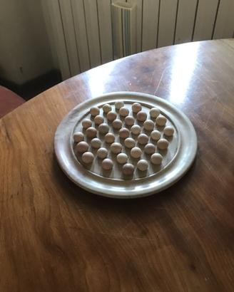 Solitario della Bastiglia in alabastro