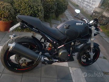 Ducati Monster dark 600