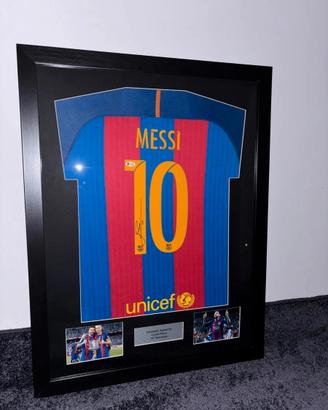 Maglia Messi autografata incorniciata COA Beckett