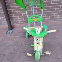 Triciclo con tendina parasole