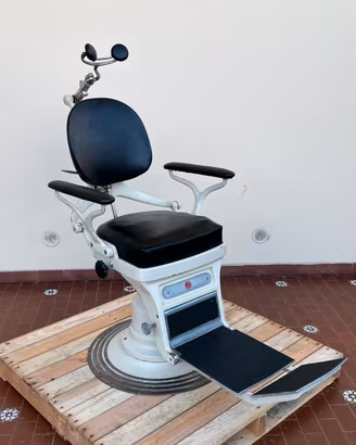 Poltrona da dentista anni 30 della ZERBINI torino
