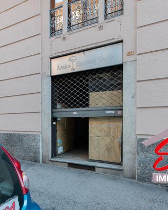 1 Vetrina a Novara