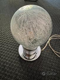 Lampada da tavolo a forma di lampadina