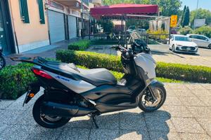YAMAHA X-MAX 300 TUTTO INCLUSO ANCHE PASSAGGIO!