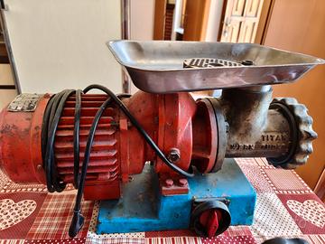 Macina carne elettrico e insaccatrice manuale