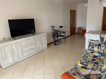 Tavolo allungabile + Madia mondo convenienza