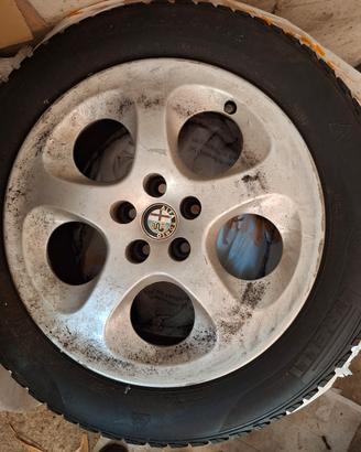 cerchi con pneumatici 