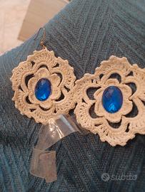 orecchini all'uncinetto con pietre