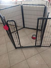 Recinto per cani di piccola e media taglia.