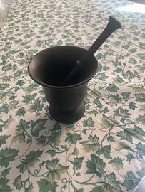 Antico mortaio in bronzo