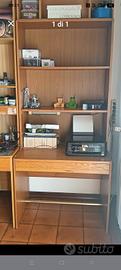 scrivania con libreria 