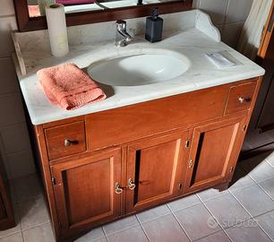 arredo bagno in legno