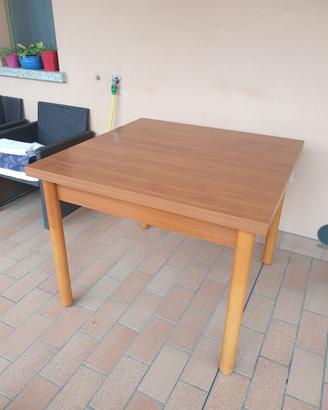 tavolo in legno 100x100 
