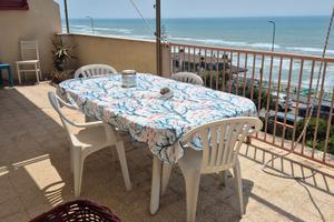 Lavinio appartamento sul mare