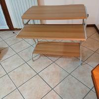 Scrivania in legno e metallo 