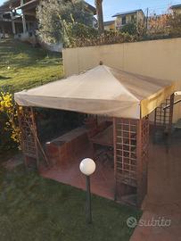 Gazebo fisso + tavolo e sedie in legno pieno
