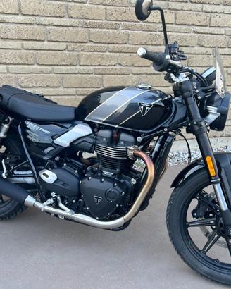 TRIUMPH Speed Twin 900