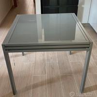 Tavolo acciaio e vetro