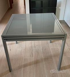 Tavolo acciaio e vetro