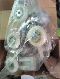 kit di carrelli x porte box doccia.