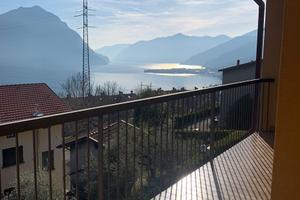 Villetta a schiera a Costa Volpino vista lago