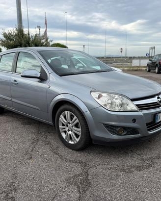 OPEL Astra 1.6 16V VVT 5p. Club