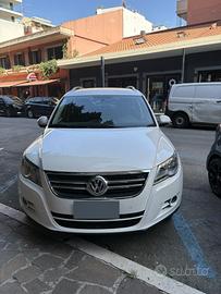 Volkswagen Tiguan anno 2011 Bianco