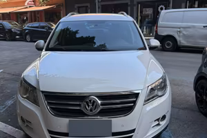 Volkswagen Tiguan anno 2011 Bianco