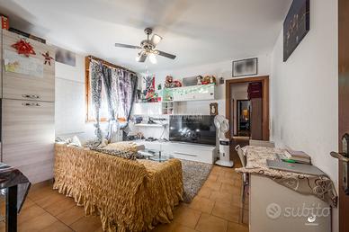 Ampio trilocale al primo piano con garage