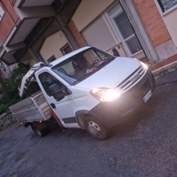 Iveco daily 35c15 con gru bonfiglioli