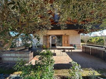 VILLA SINGOLA A MONTEMAGNO