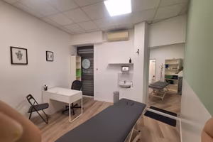 Studio medico ,ufficio (adibito al pubblico )