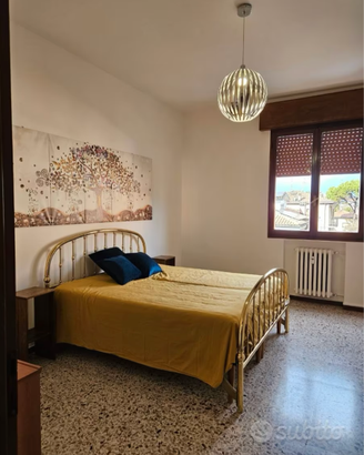 Camera 390 euro compreso condominio e riscalamento