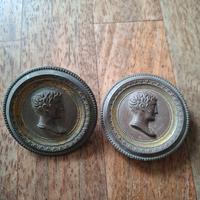 coppia medaglioni decorativi