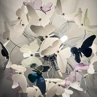 Lampadario decorativo con farfalle