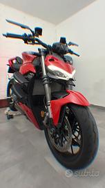 Ducati Streetfighter V2 - 2023 KM 3000 UNIPRÒ