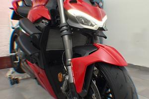 Ducati Streetfighter V2 - 2023 KM 3000 UNIPRÒ