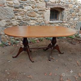 Tavolo ovale