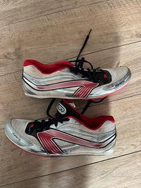 Scarpe chiodate Kalenji n.42 leggere e resistenti