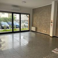 Luminoso fondo commerciale zona piazza Ciardi