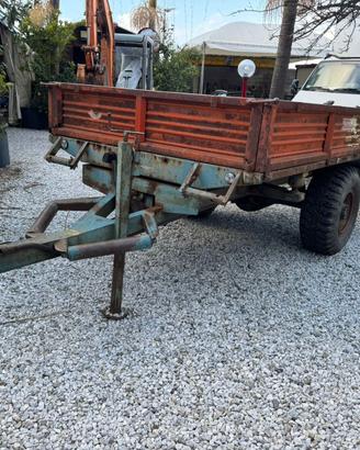 Carrello trazionato Targato