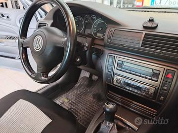 AUTO WW PASSAT